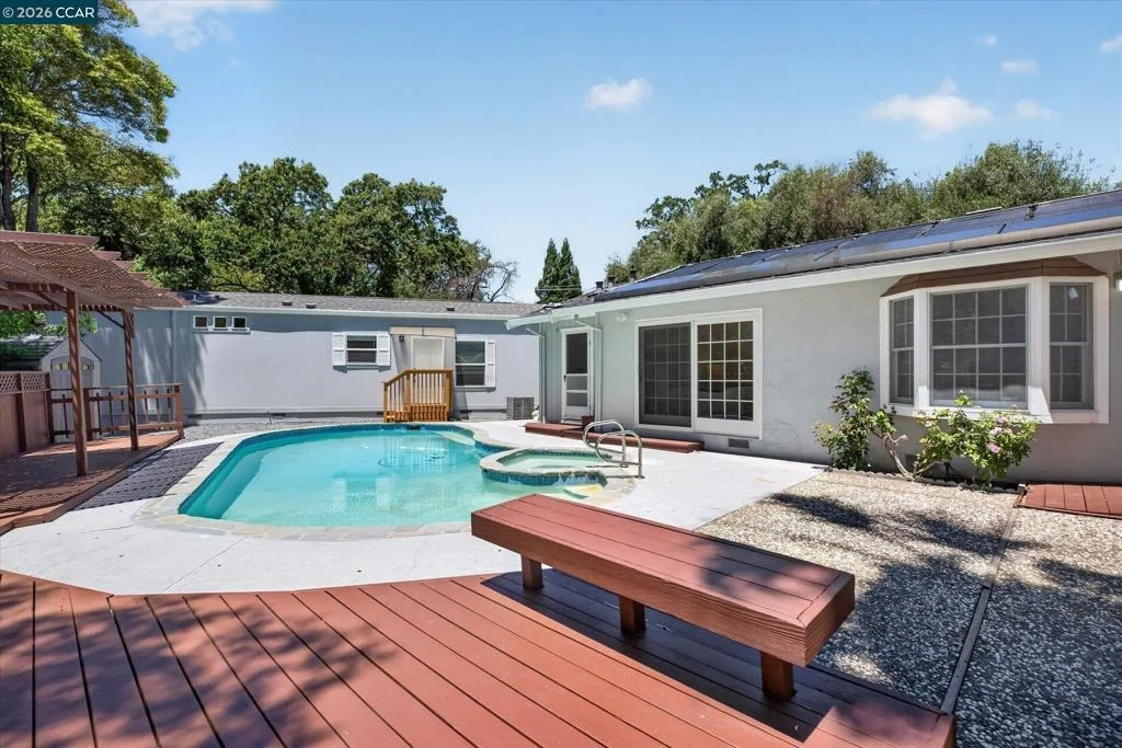 Photo of 599 Silverado Dr