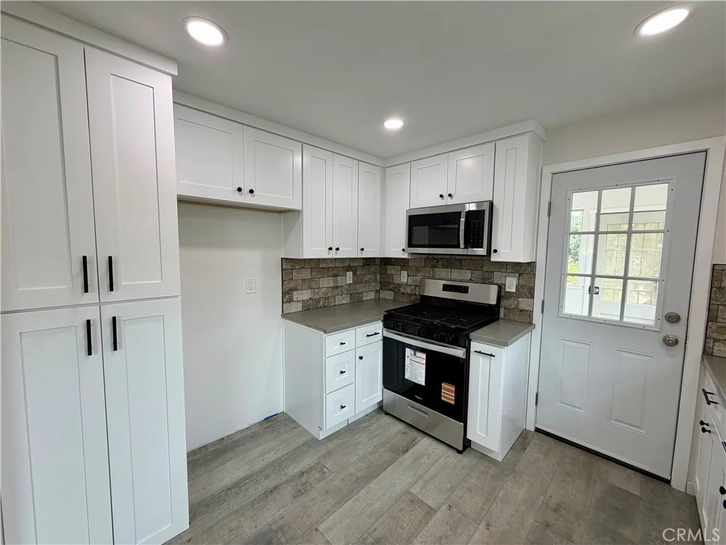 Photo of 543 E 3rd Street