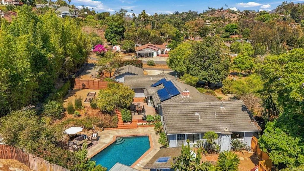 Photo of 919 Valley Dr