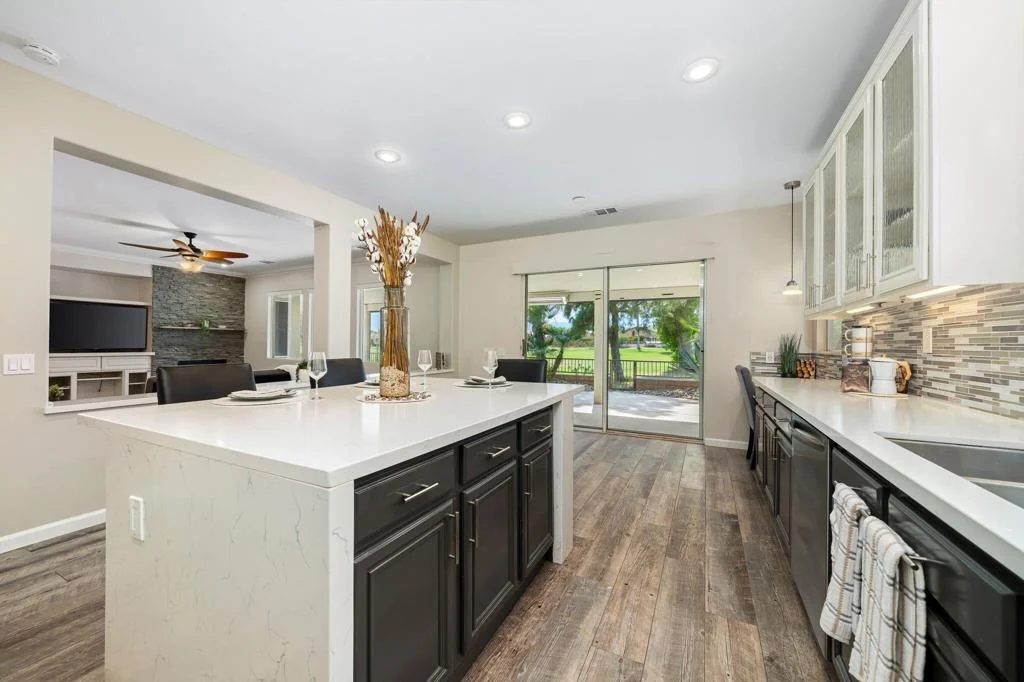 Photo of 49467 Douglas Street
