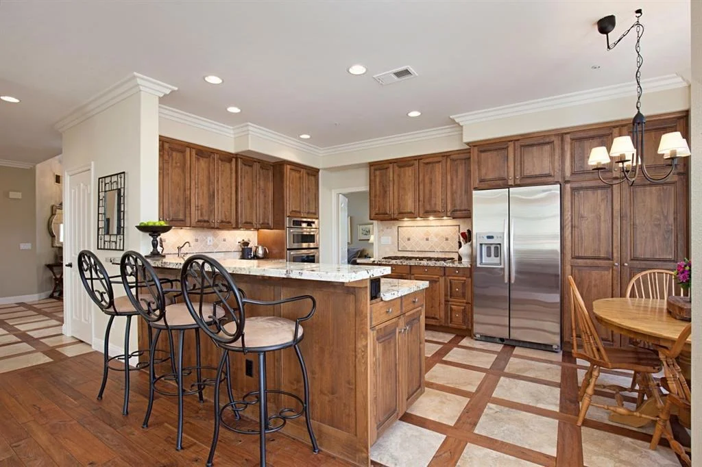 Photo of 555 CREST DRIVE