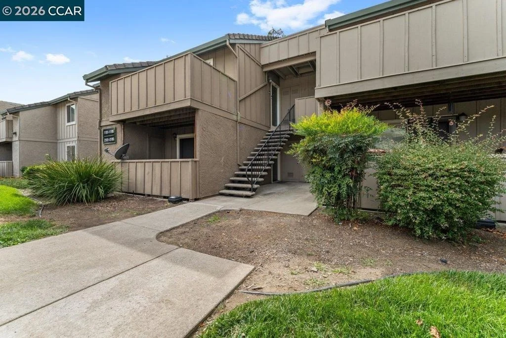 Photo of 2189 Lakeview