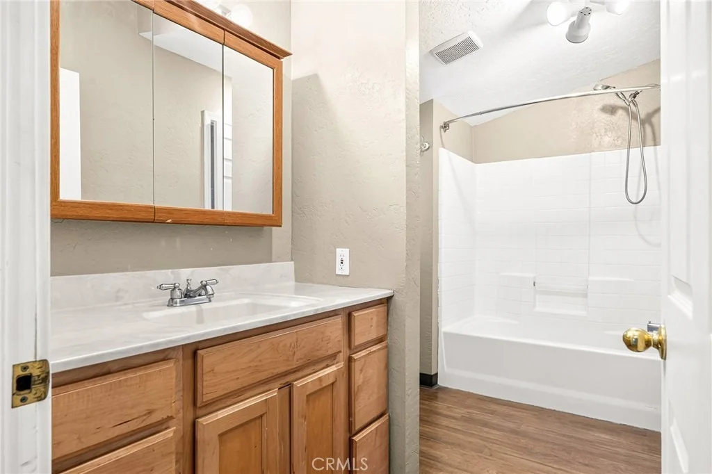 Photo of 414 W 6th Street