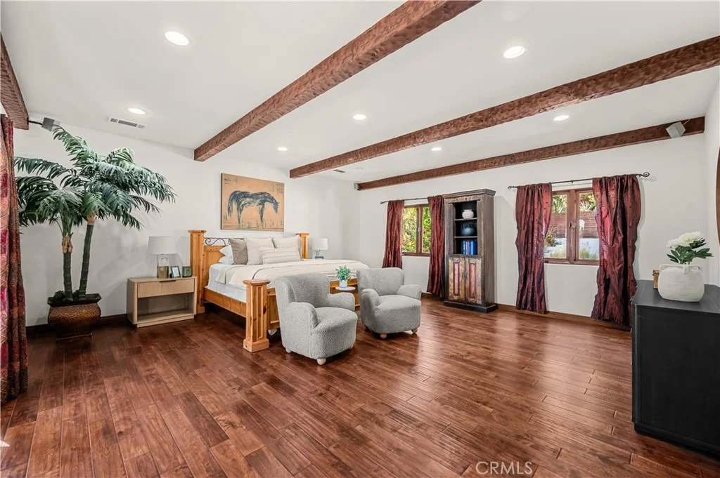 Photo of 2037 Hill Drive