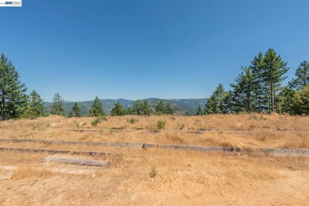 Photo of 190 Moore Gulch