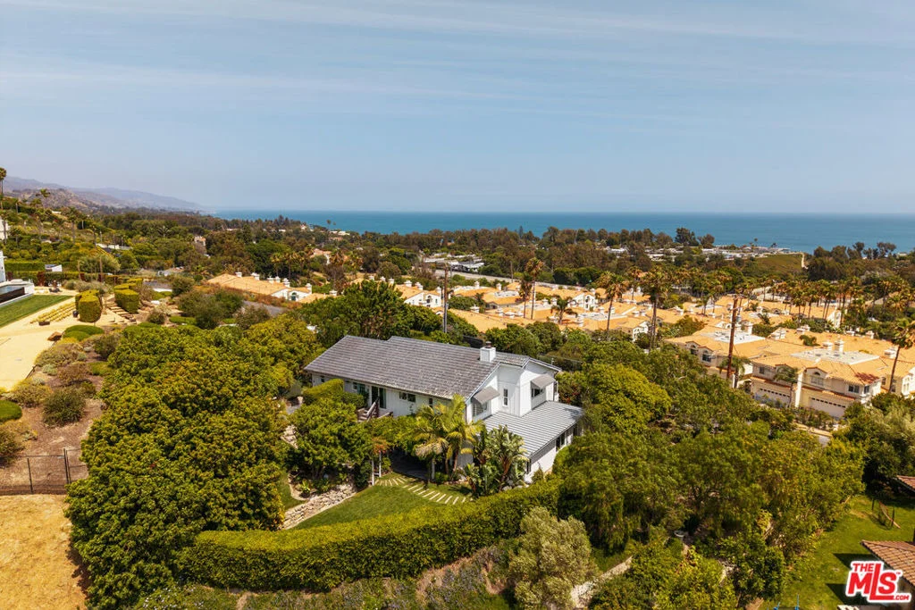 Photo of 6363 Zumirez Drive