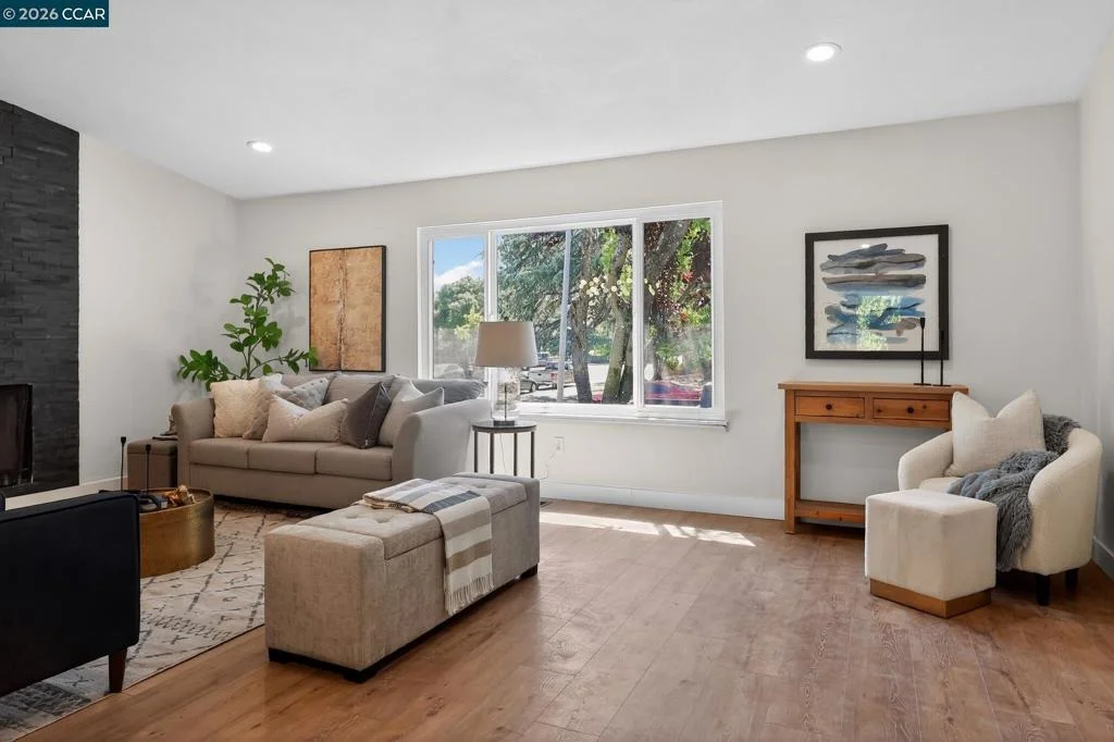 Photo of 19036 Junipero Serra Drive