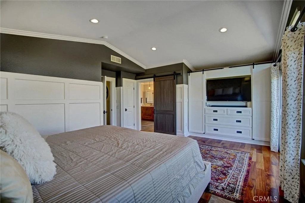 Photo of 445 Somerset Circle