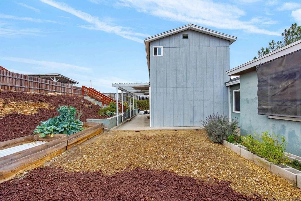 Photo of 9475 Mast Blvd.