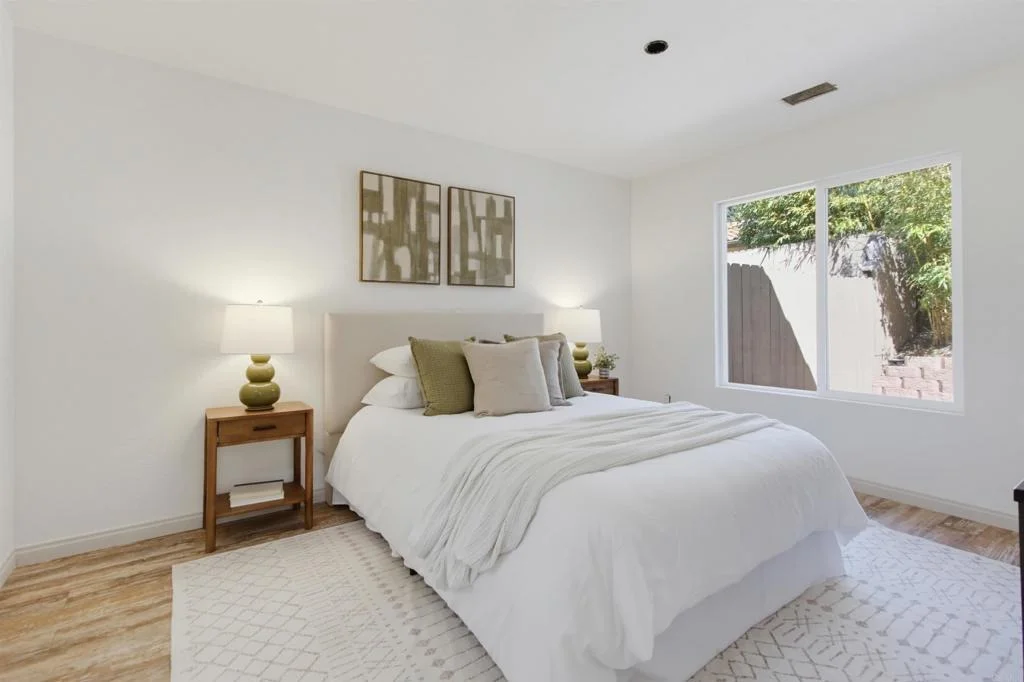 Photo of 4580 El Mirlo