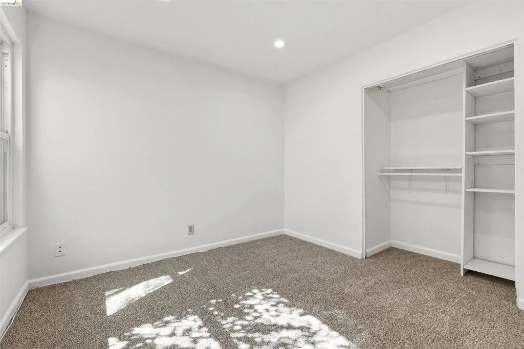 Photo of 1363 Swallowtail Rd