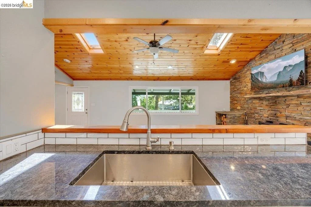Photo of 5827 Lookout Ct