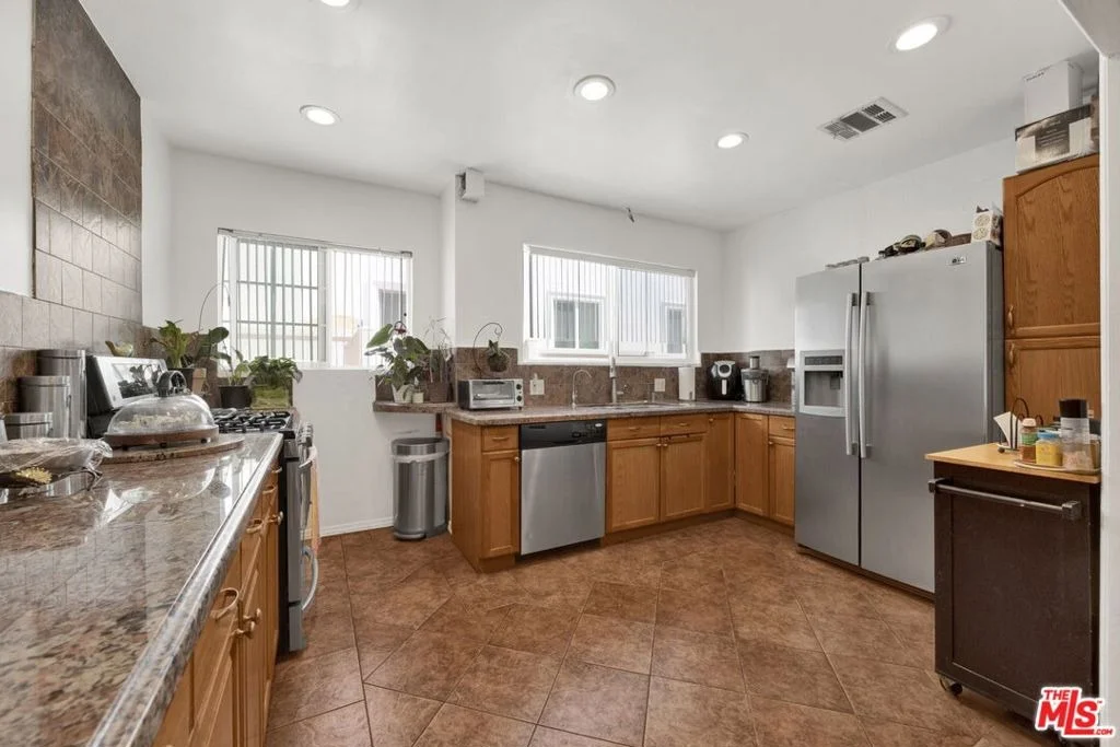 Photo of 529 W Wilson Avenue