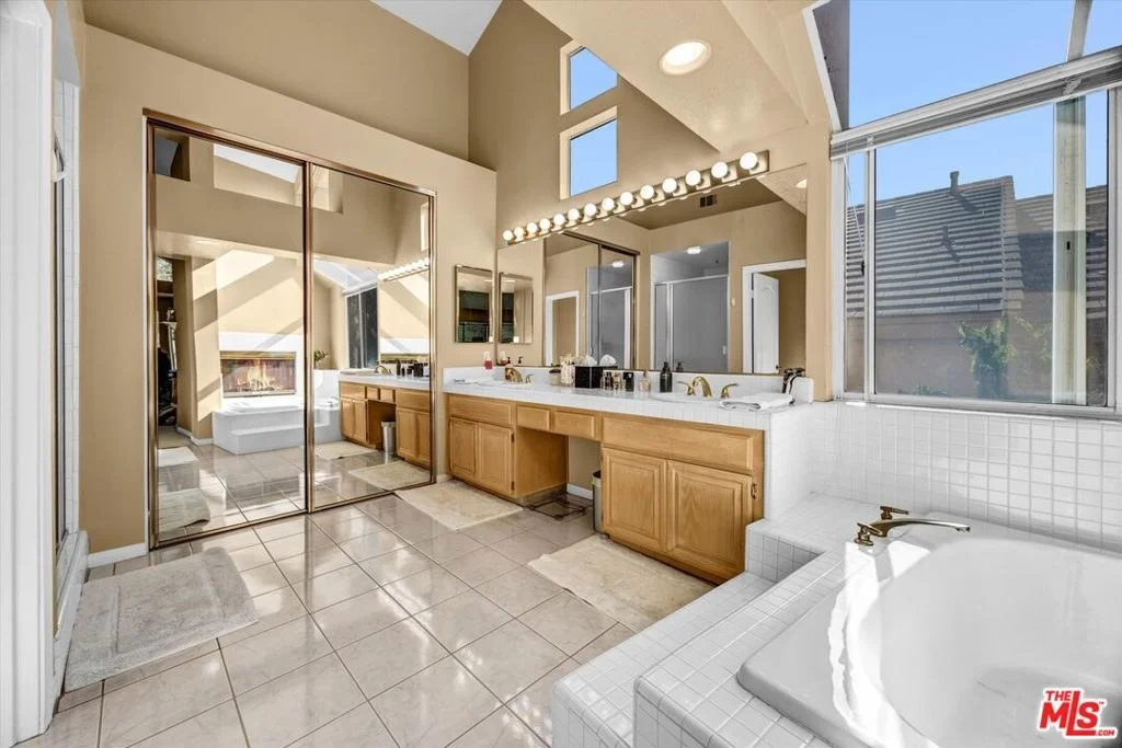 Photo of 6941 E Pinnacle Pointe