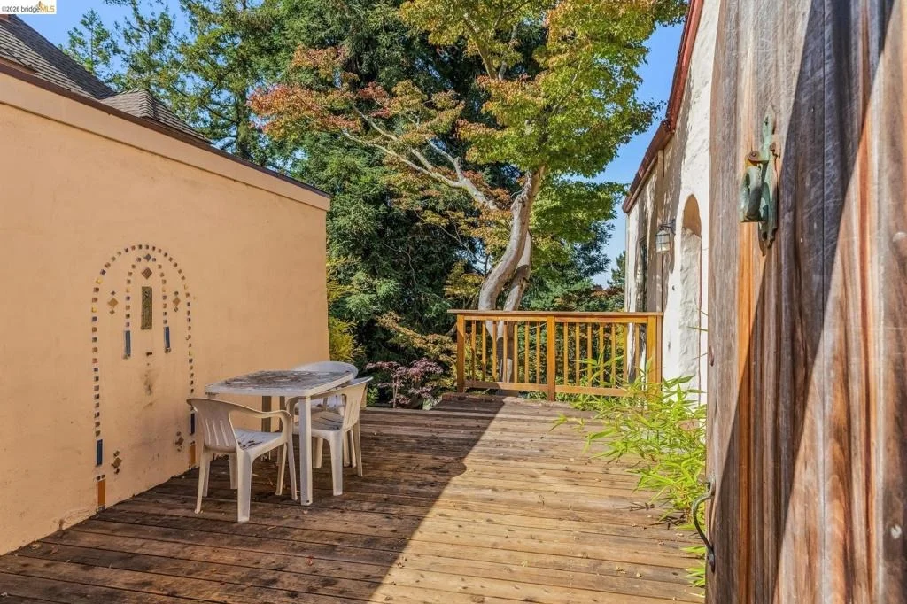 Photo of 1466 Scenic Ave