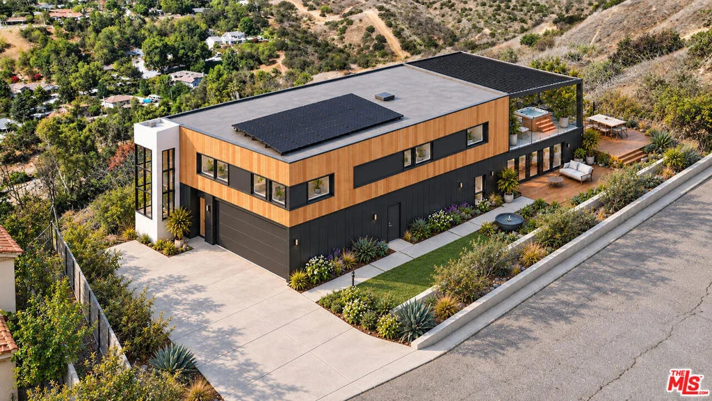 Photo of 399 Olinda Drive