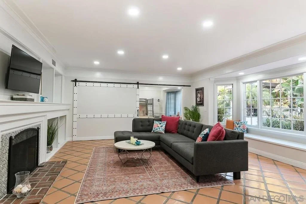 Photo of 1005 Solymar Drive