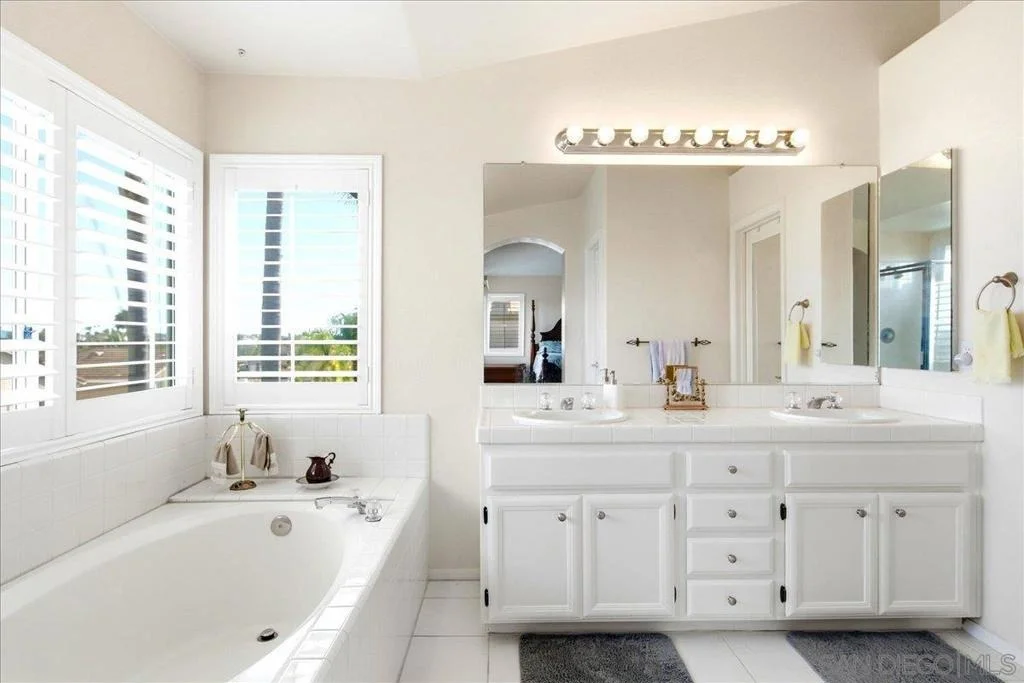 Photo of 2279 Bear Rock