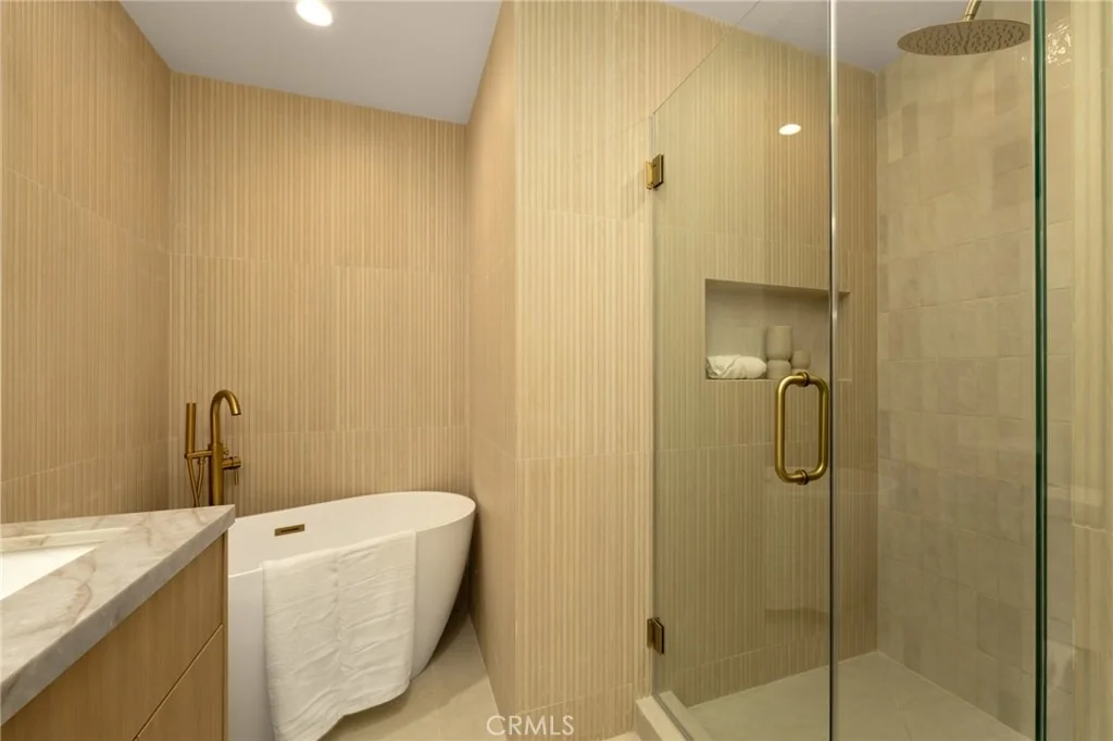 Photo of 5232 La Luna