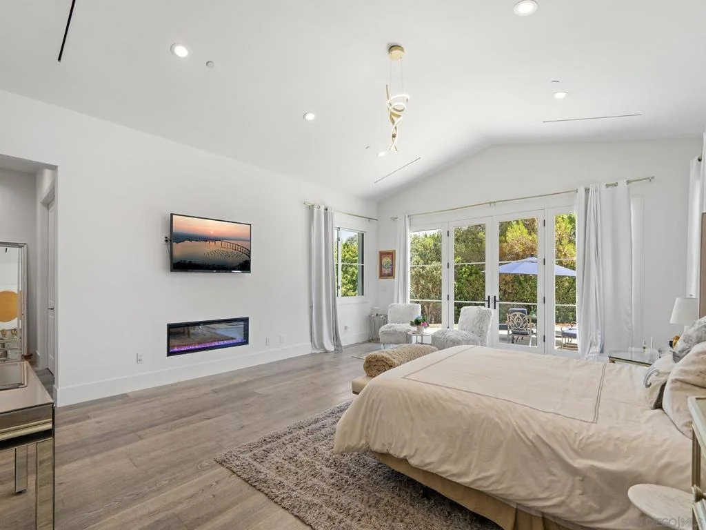 Photo of 16947 AVENIDA LUIS