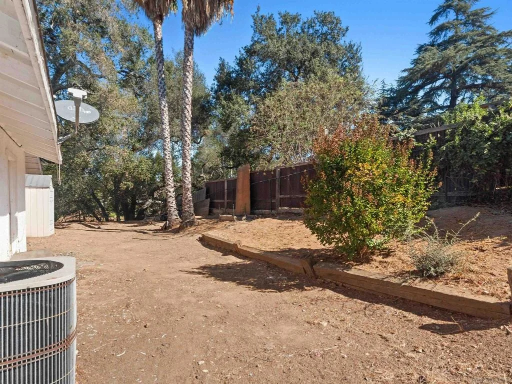 Photo of 749 De Luz