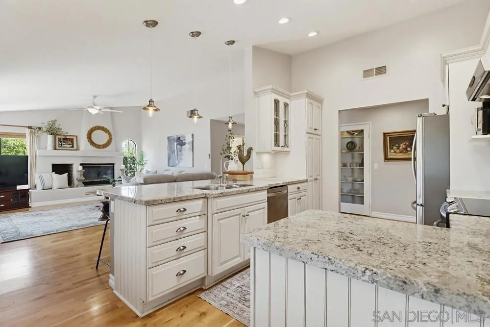 Photo of 2577 Camino Narciso