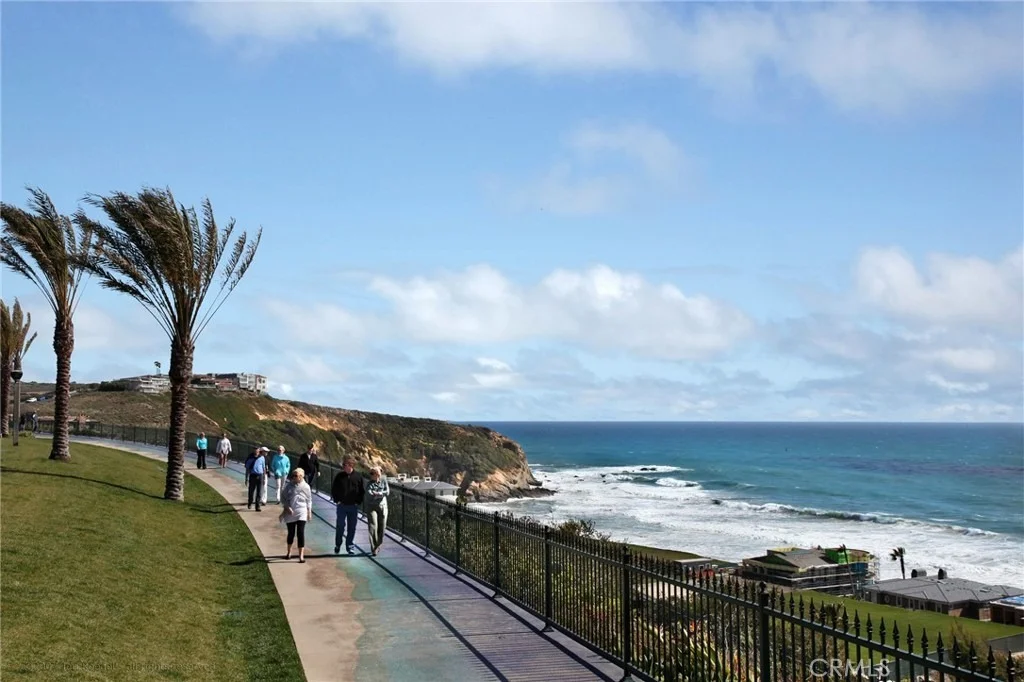Photo of 4 Breakers
