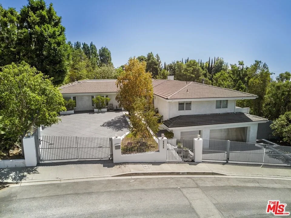 Photo of 9626 Highridge Drive
