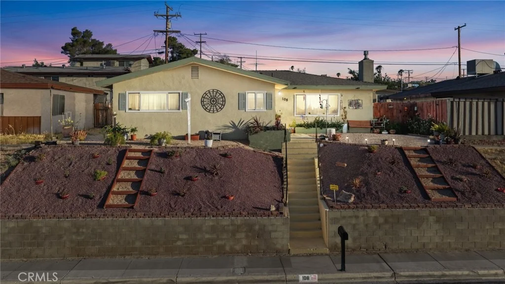 Photo of 108 W Desert View Drive
