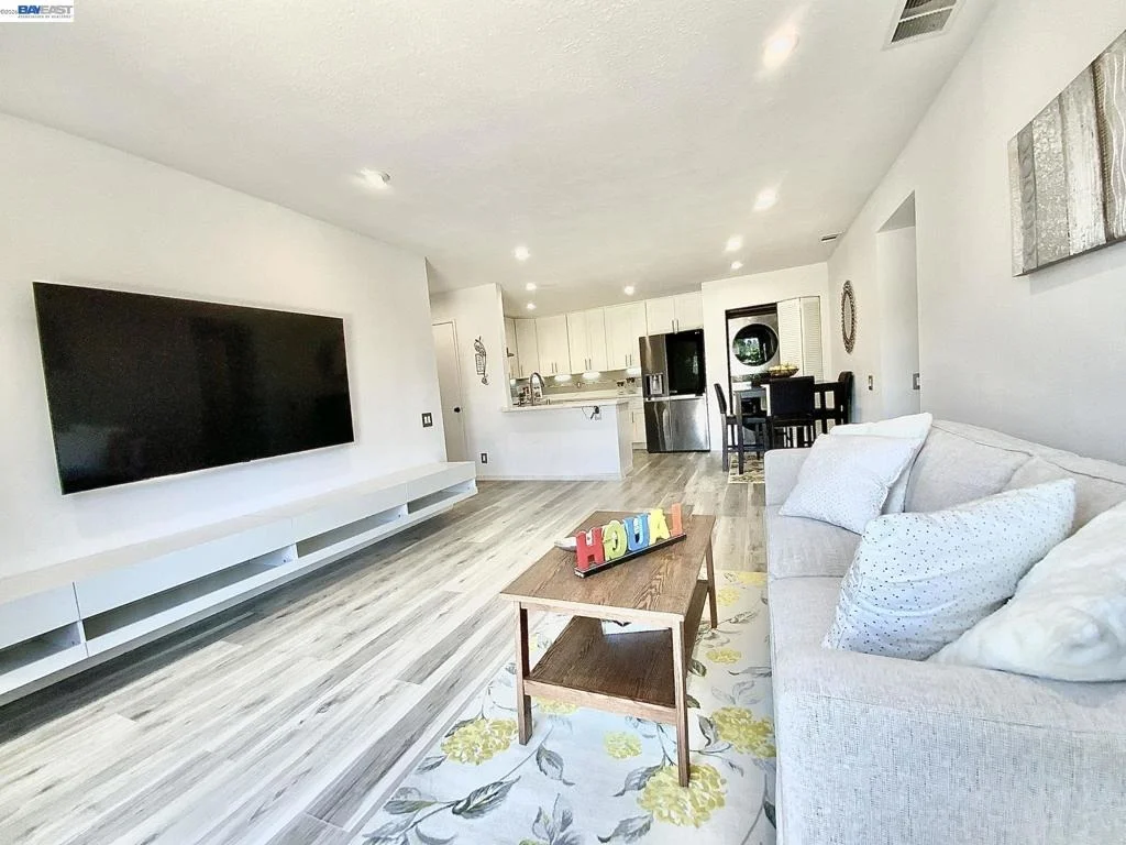Photo of 277 Hackamore Cmn