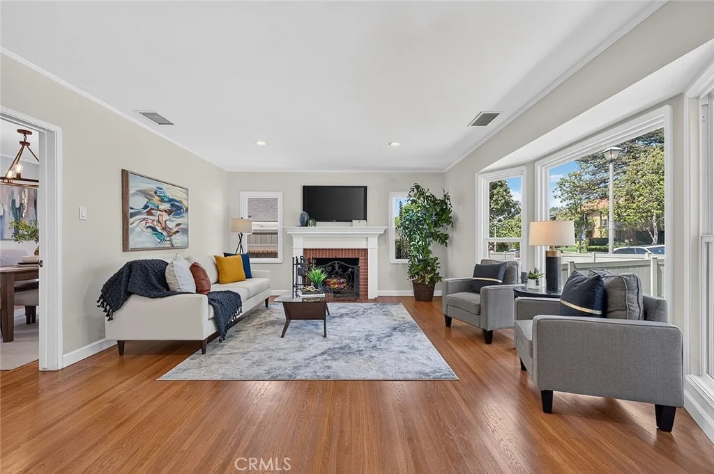 Photo of 735 Los Altos Avenue