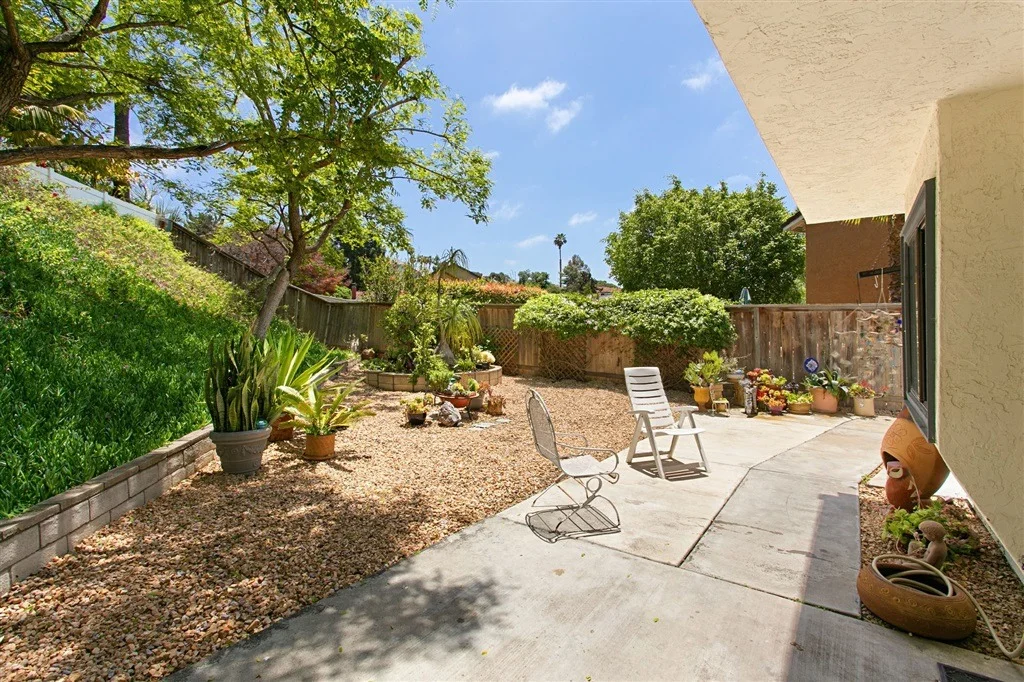 Photo of 7520 Solano St