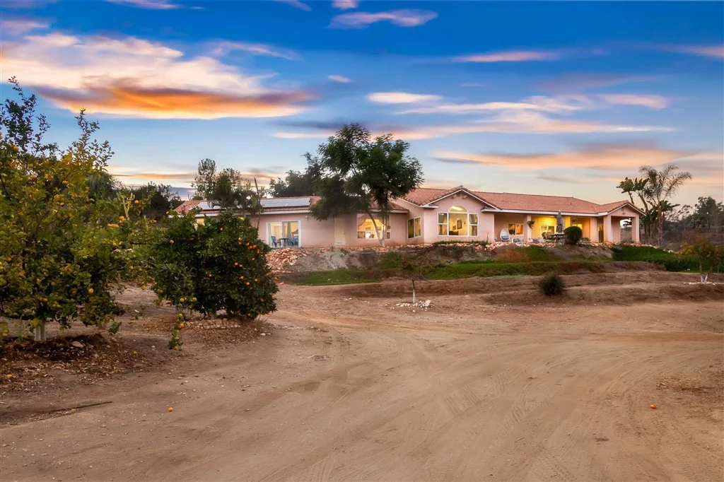 Photo of 1552 Mountain View Rd