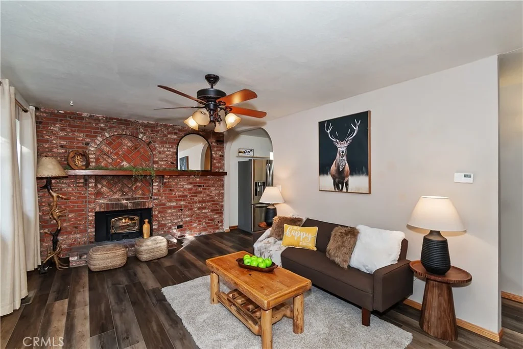 Photo of 811 Leonard Lane