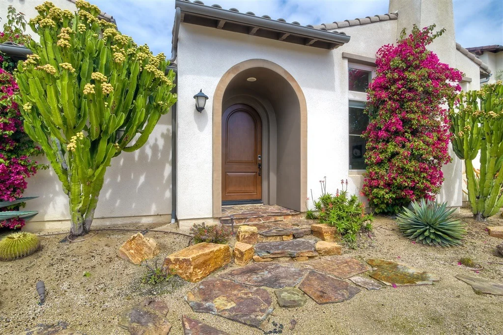Photo of 686 Blossom Road