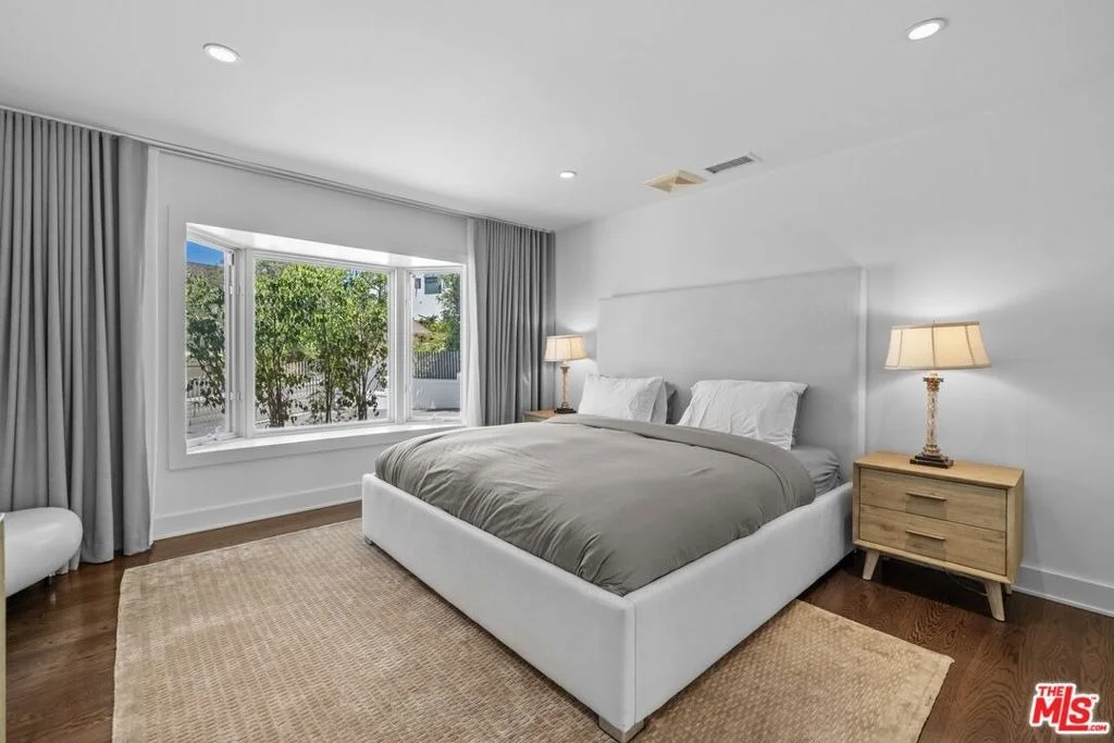 Photo of 9626 Highridge Drive