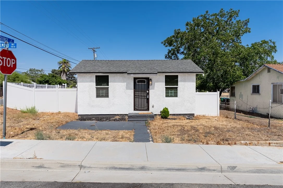 Photo of 582 N Almond