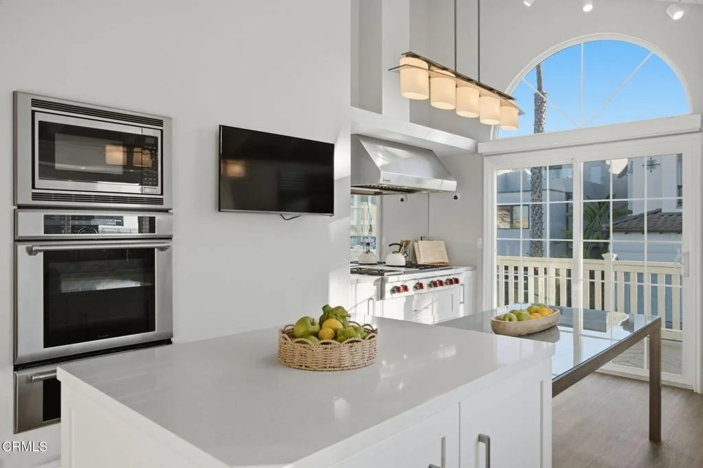 Photo of 1410 Marine Way