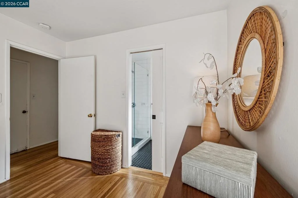 Photo of 1243 Davis Ave.