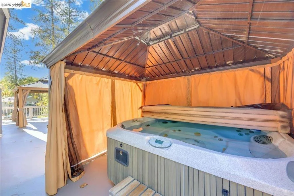 Photo of 5827 Lookout Ct