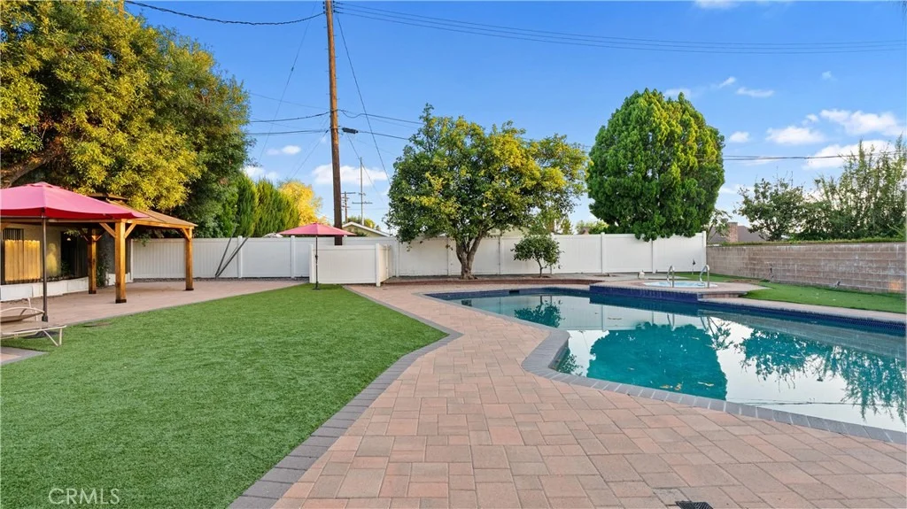 Photo of 18600 Knapp Street