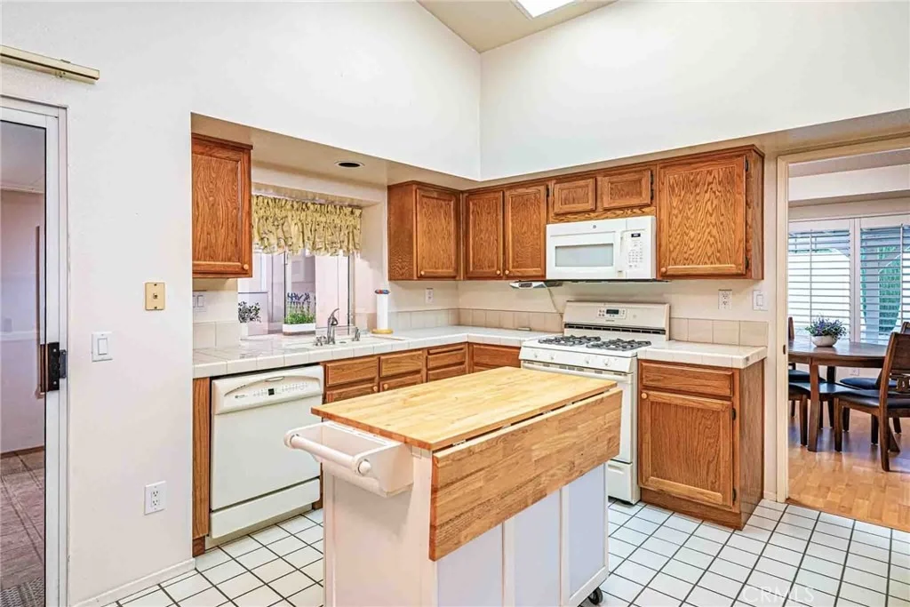 Photo of 29386 Lake Forest Drive