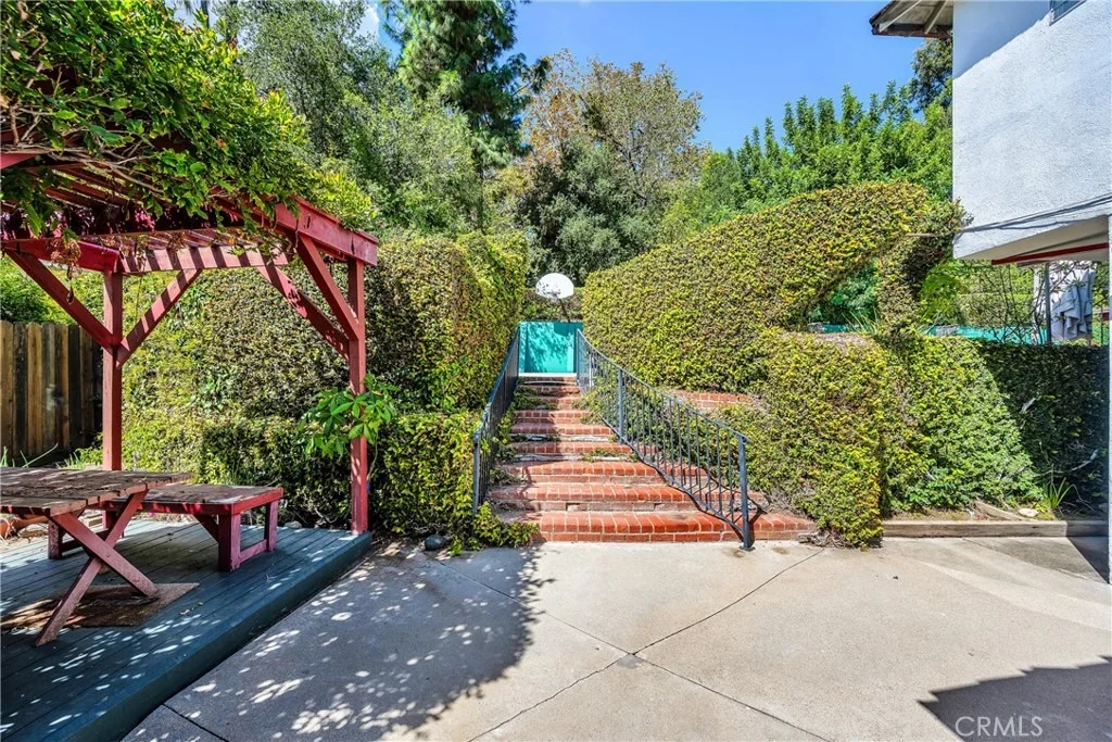 Photo of 4317 Petit Avenue