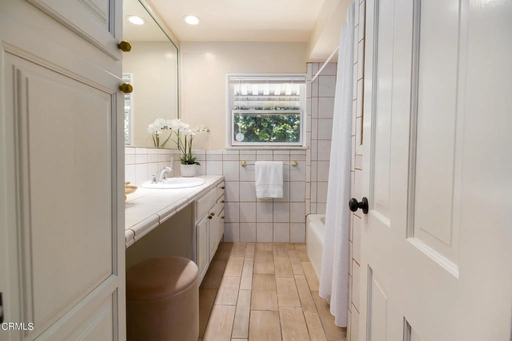 Photo of 1709 Alta Oaks Drive