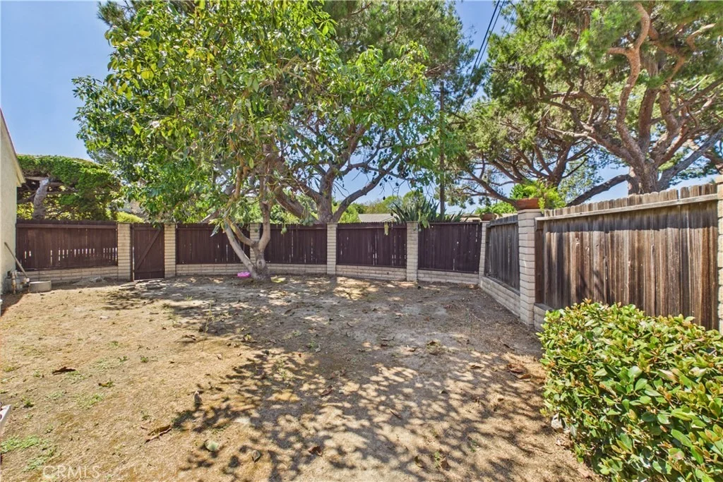 Photo of 1902 Lees Avenue