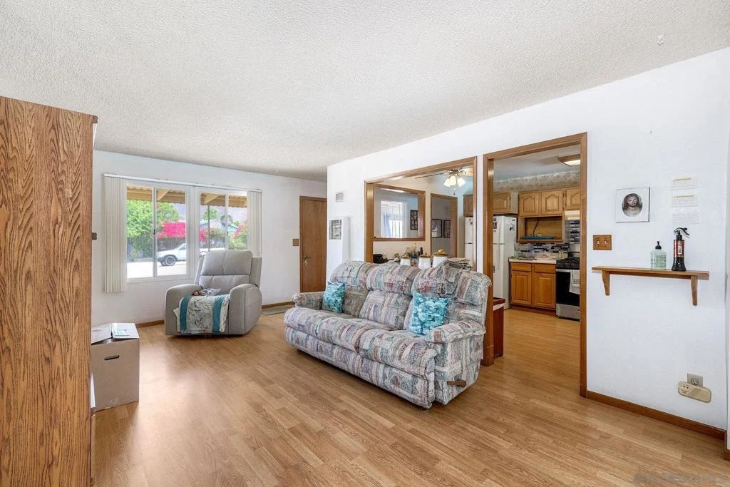 Photo of 965 Spinel Ave