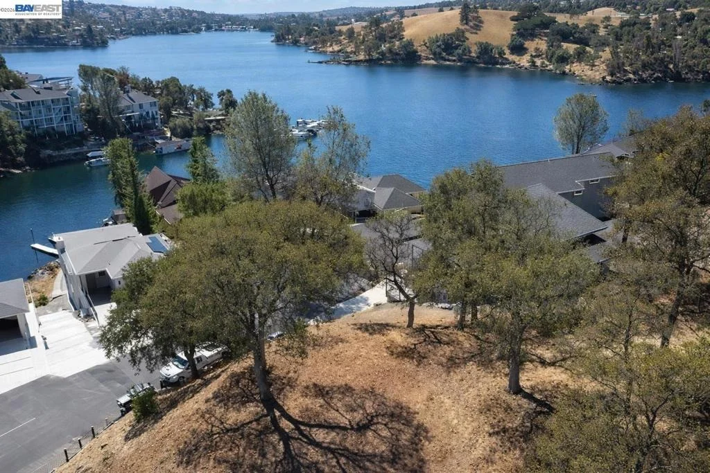 Photo of 512 Winchester Way