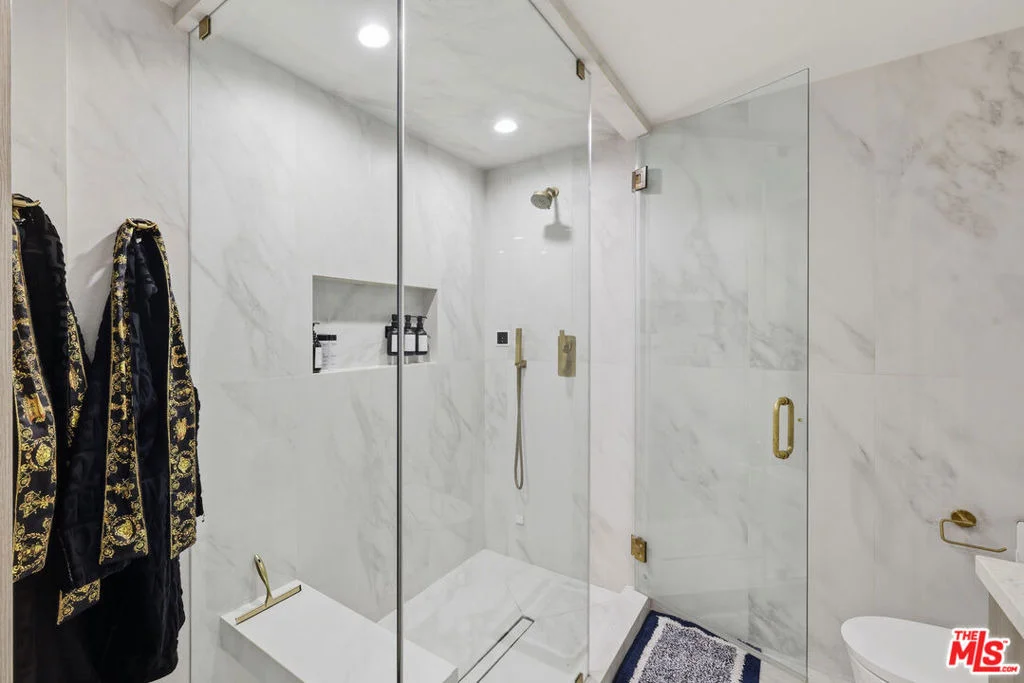 Photo of 2300 Benedict Canyon Drive