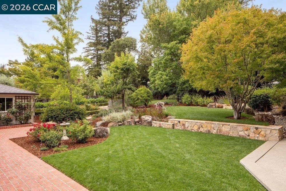 Photo of 187 Moraga Way