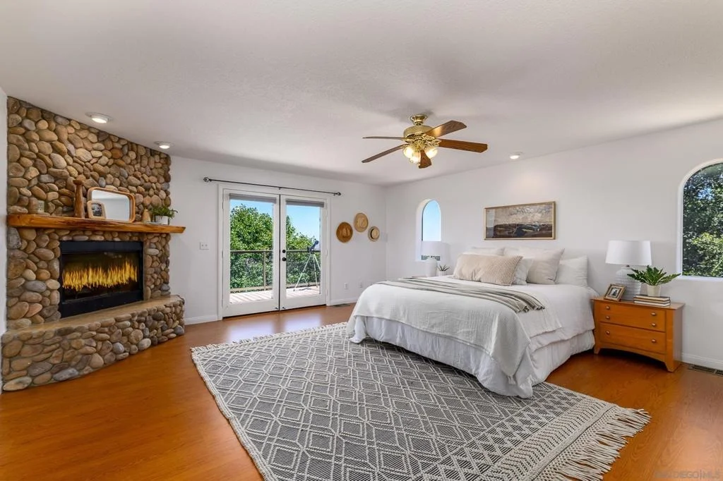 Photo of 1577 Oak Land